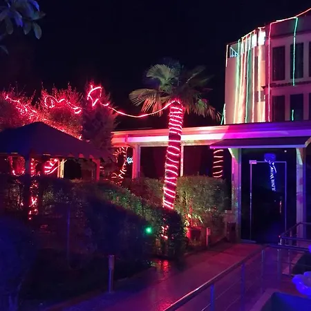 Bardhi Hotel 4*